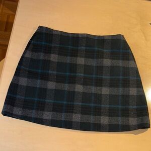 Uniqlo Plaid wool Mini Skirt in Black and Gray